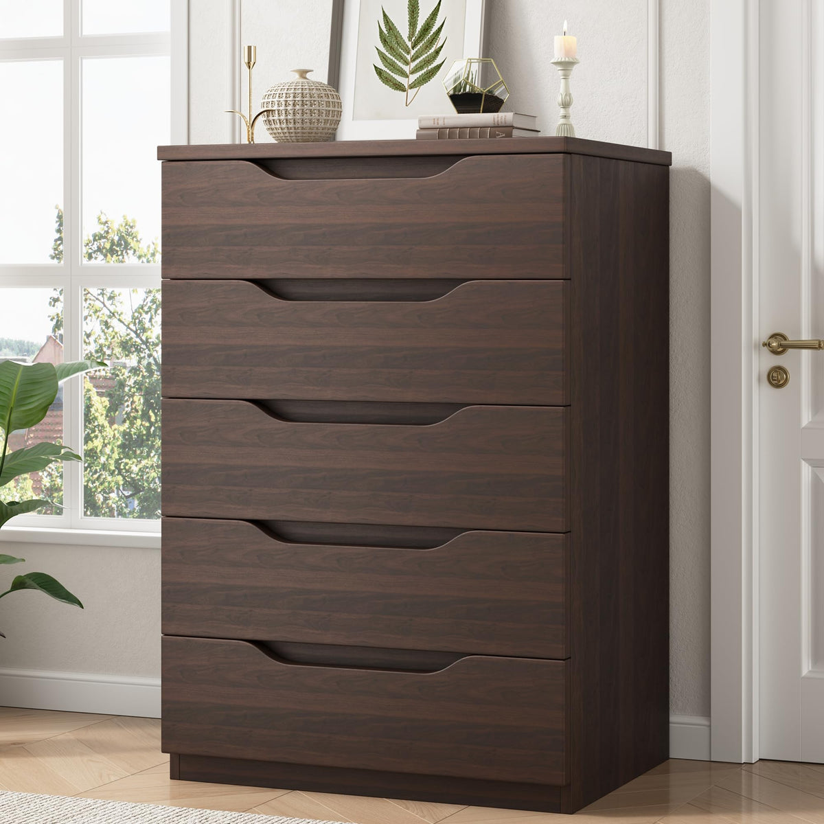 Brown 5 Drawer Dresser U59640