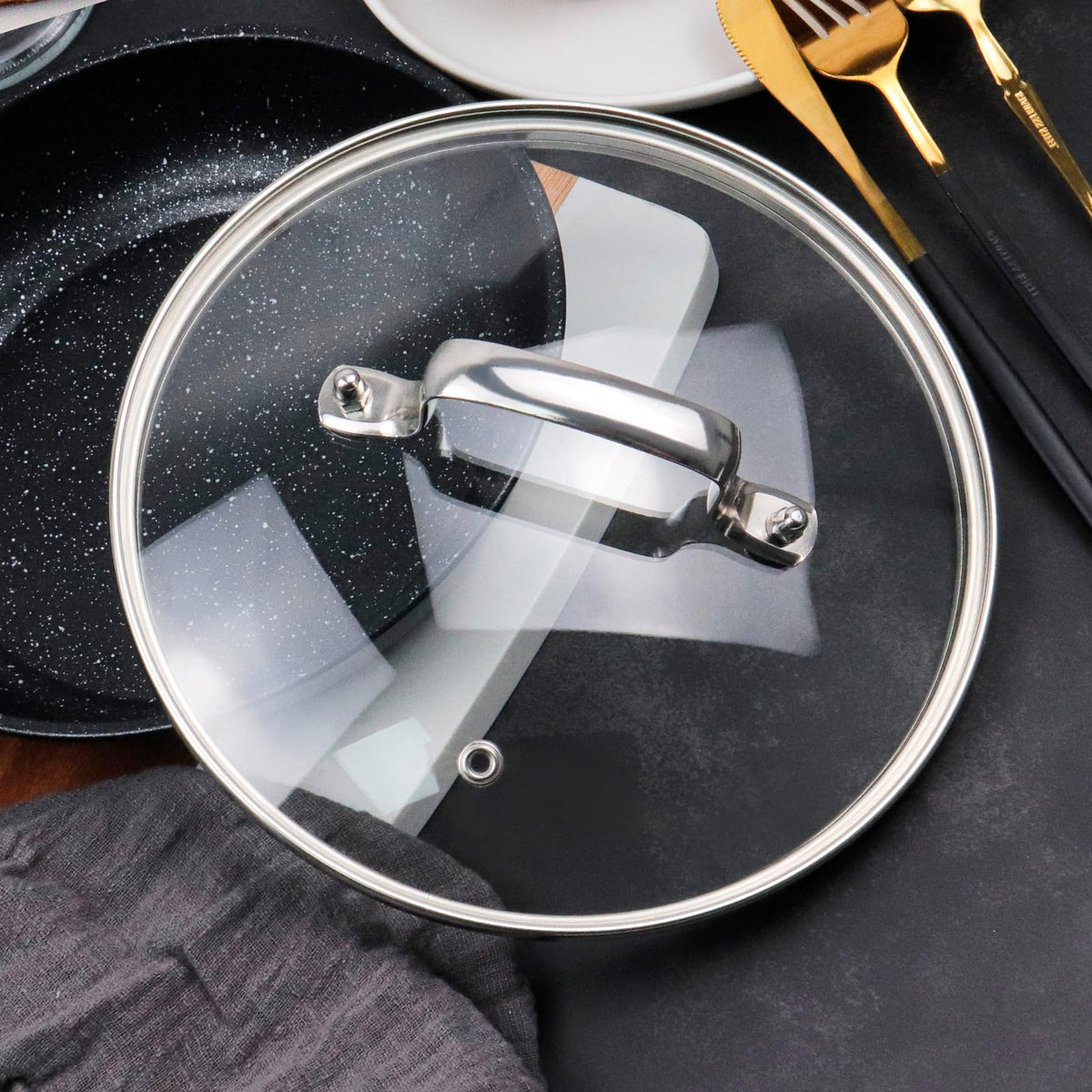 10" Tempered Glass Lid with Steam Vent Hole P669684