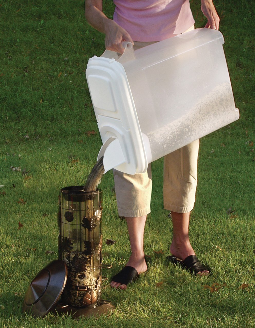 Airtight Pet Food Storage Container 32 Quart with Pour Spout H103657